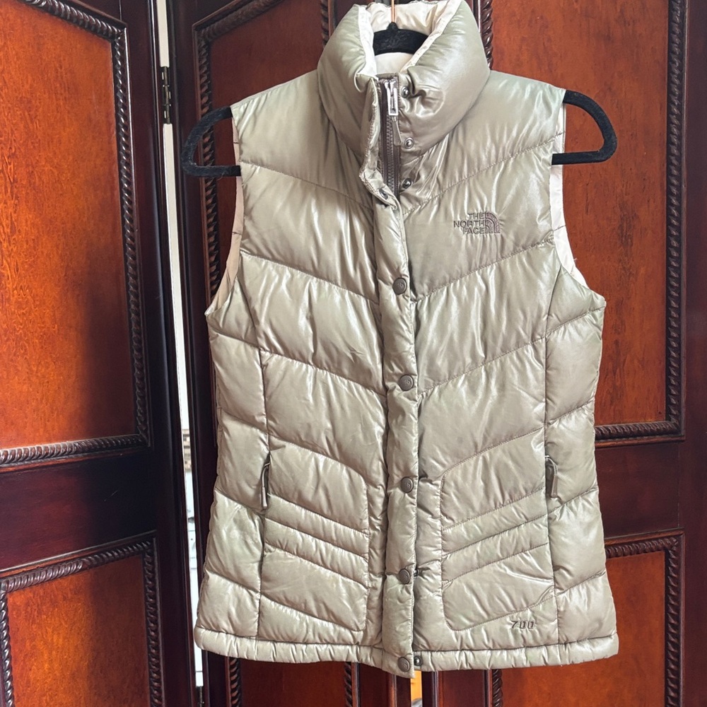 The North Face Women's Quilted Down Vest in Light Taupe